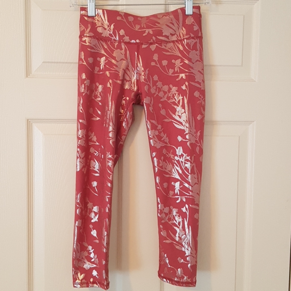 Fabletics 4 tights 4 shirts XS